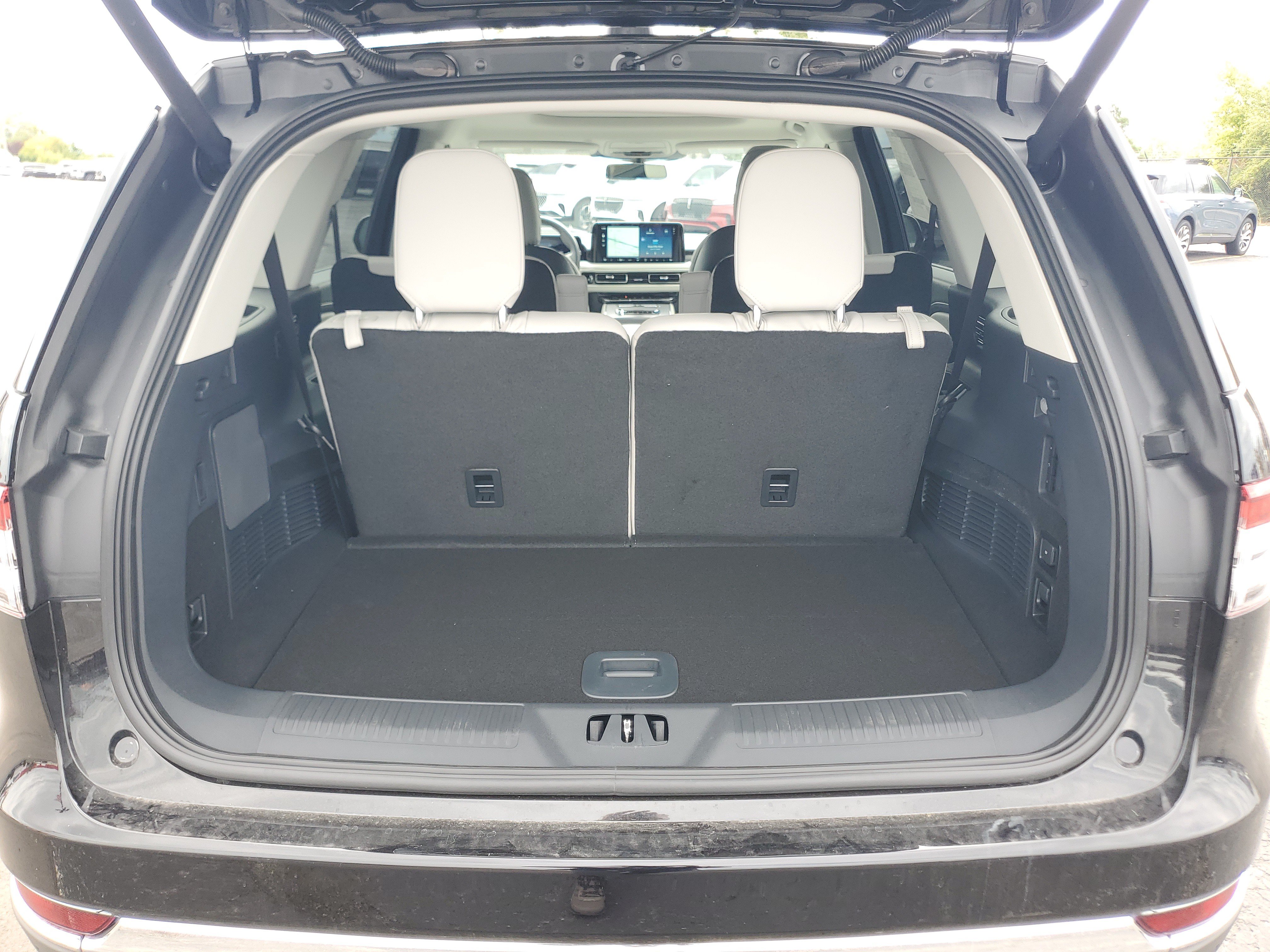 New 2027 Lincoln Aviator AWD image 29