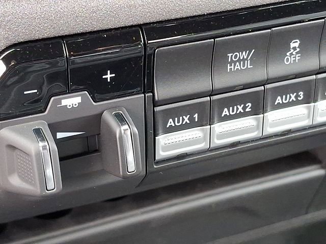 Used 2024 RAM 2500 Tradesman w/ Chrome Appearance Group image 17