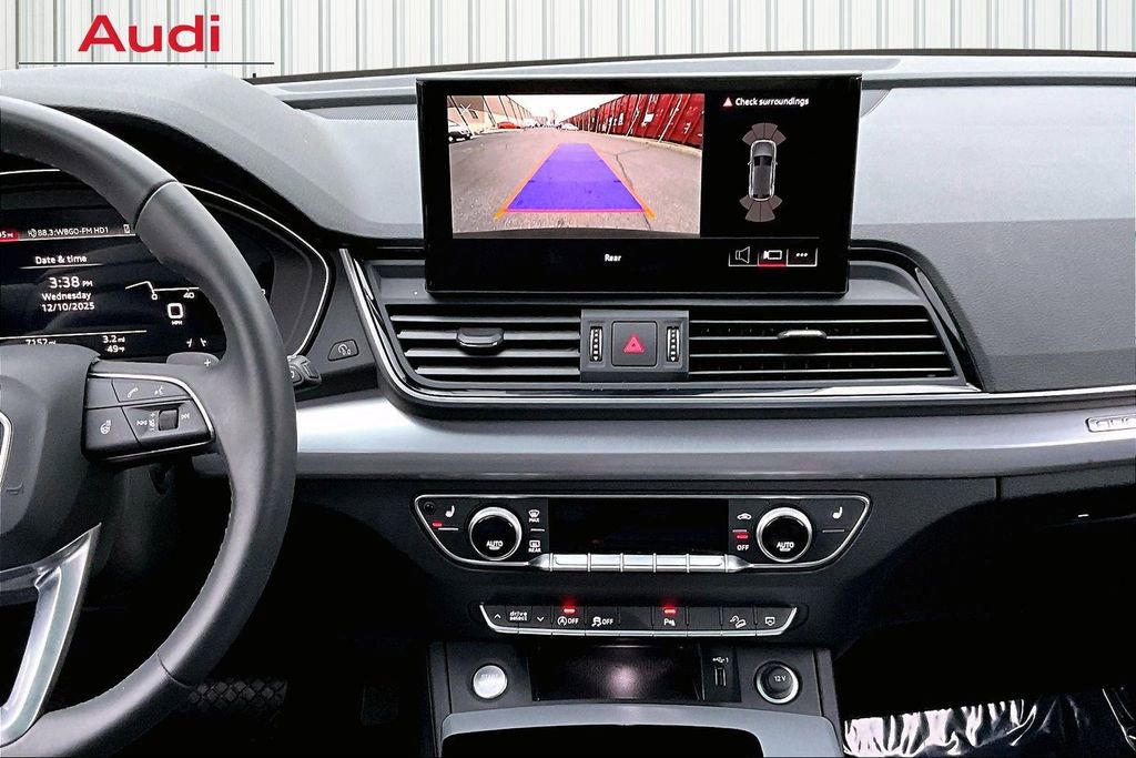 Used 2025 Audi Q5 2.0T Premium w/ Convenience Plus Package image 9