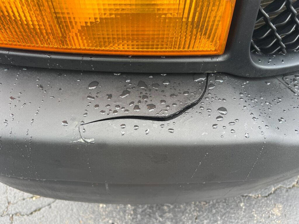 Used 2019 Chevrolet Express 3500 LS RWD image 15