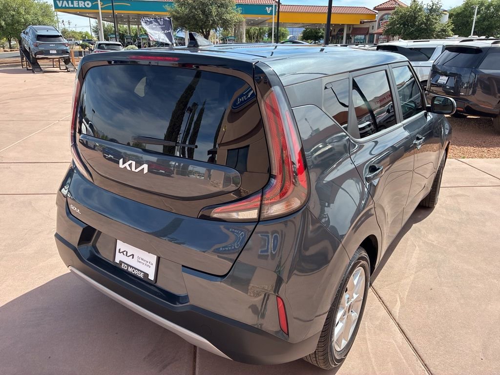 Certified 2025 Kia Soul LX w/ LX Technology Package FWD image 8