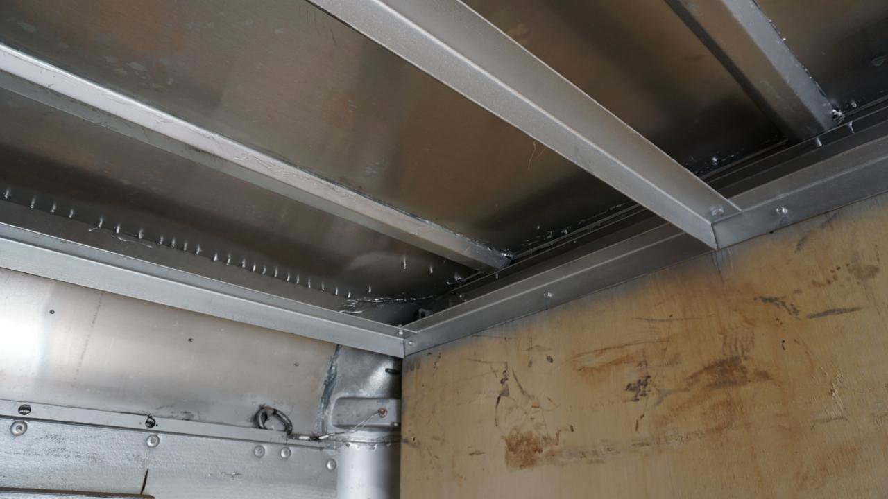 Used 2021 Mercedes-Benz Sprinter 4500 w/ Premium Package image 27