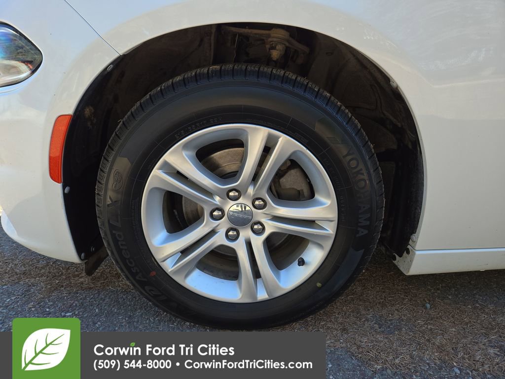 Used 2020 Dodge Charger SXT RWD image 7