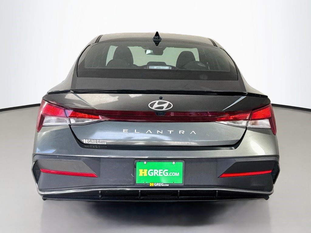 Used 2026 Hyundai Elantra Sport FWD image 8