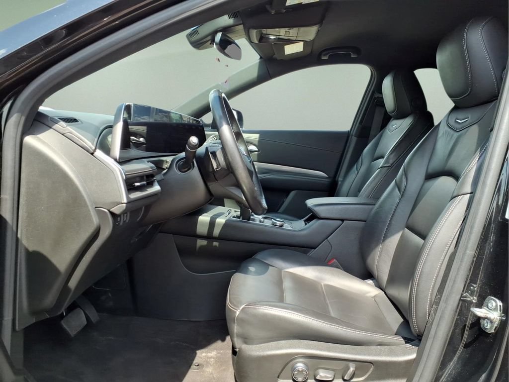 Used 2024 Cadillac XT4 Premium Luxury FWD image 17