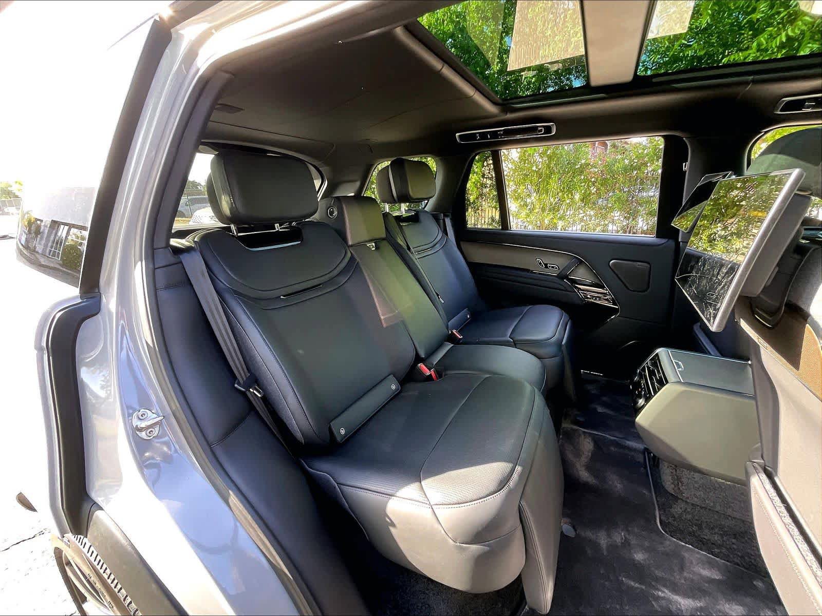 New 2026 Land Rover Range Rover SV AWD/4WD image 27