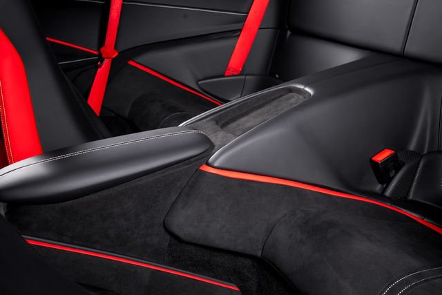 Used 2024 Ferrari Roma RWD image 30