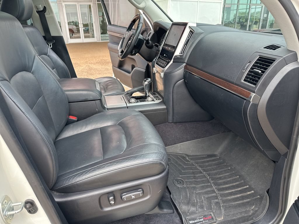 Used 2018 Toyota Land Cruiser AWD/4WD image 18