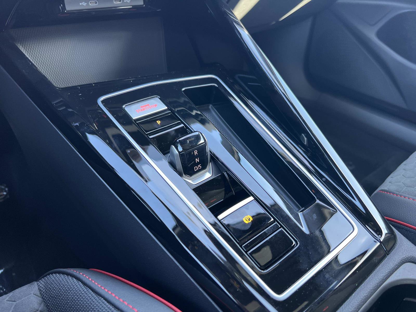 New 2026 Volkswagen GTI SE FWD image 20