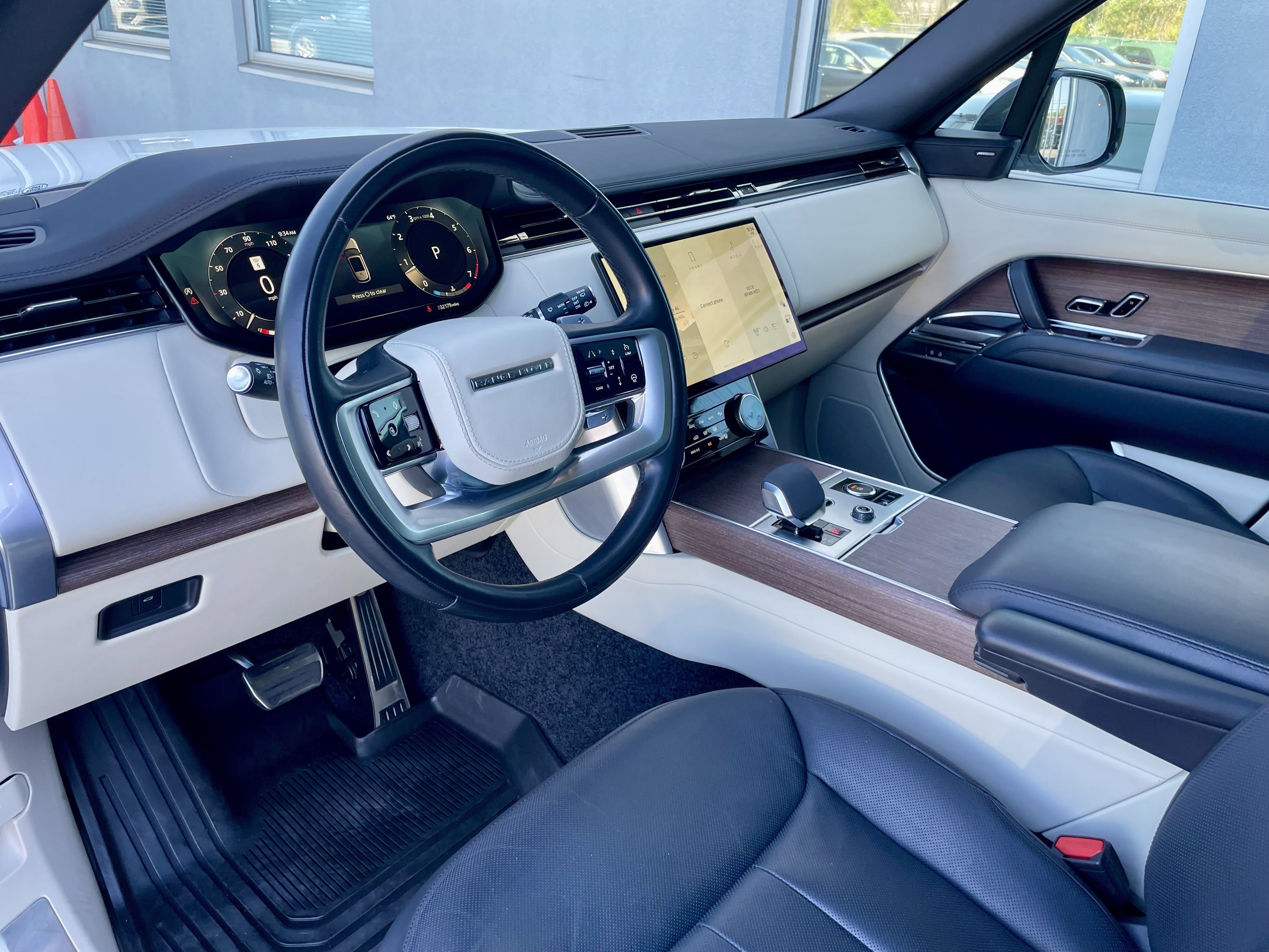 Used 2023 Land Rover Range Rover SE AWD/4WD image 13