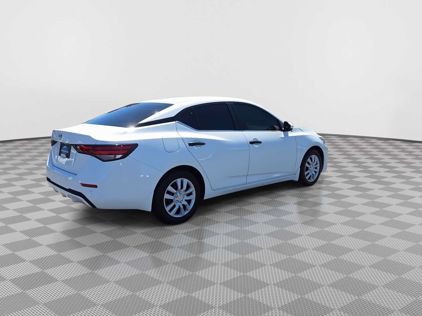Used 2025 Nissan Sentra S FWD image 8