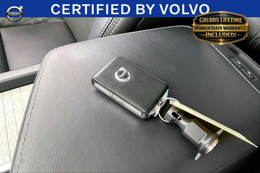 Used 2025 Volvo XC60 T8 Ultra w/ Protection Package Premier AWD/4WD image 11