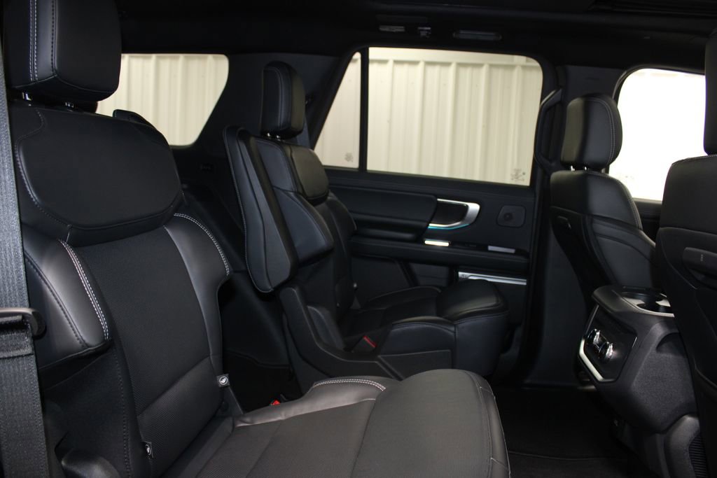 New 2025 Ford Expedition Platinum image 30