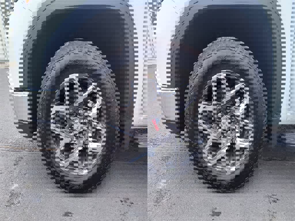 Used 2025 GMC Sierra 1500 SLT w/ SLT Premium Plus Package image 10