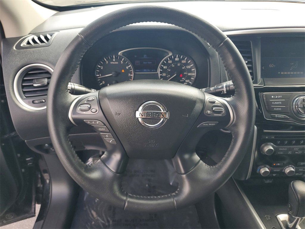 Used 2020 Nissan Pathfinder SV image 28