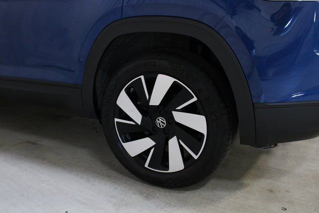 Used 2025 Volkswagen Atlas Cross Sport SE image 28