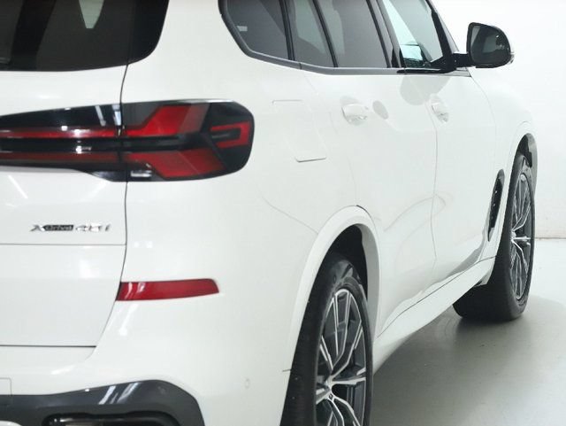Used 2024 BMW X5 xDrive40i w/ M Sport Package AWD/4WD image 47