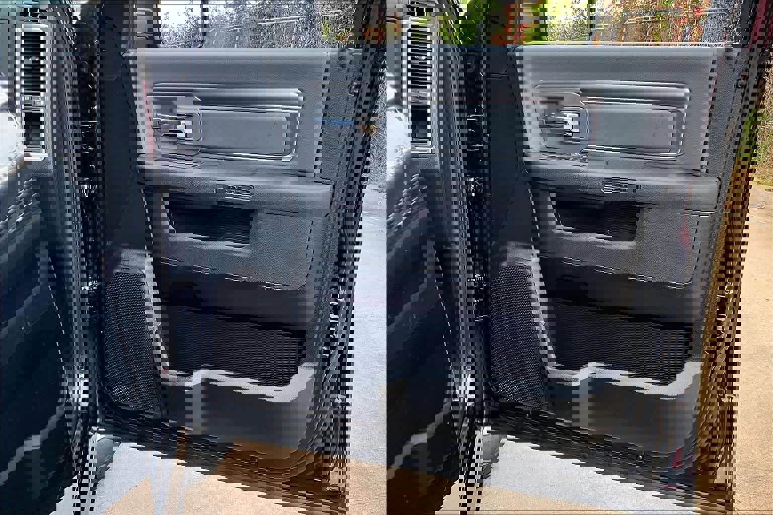 Used 2021 RAM 1500 Classic SLT image 25