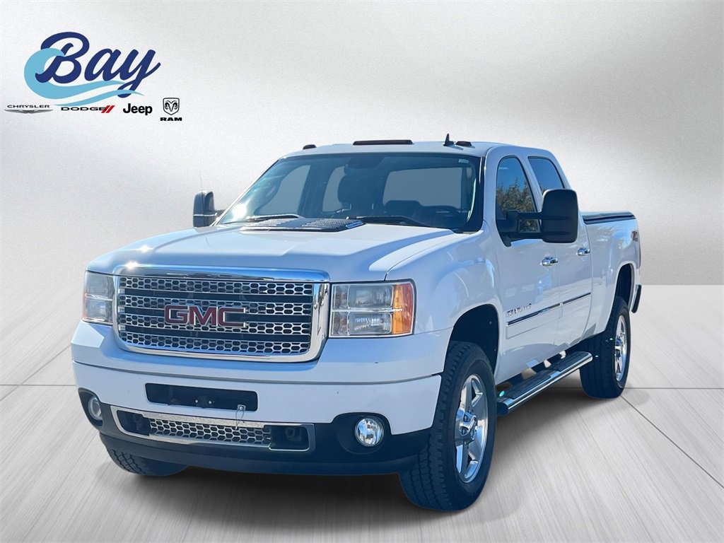 Used 2014 GMC Sierra 2500 Denali w/ Suspension Package, Off-Road image 1