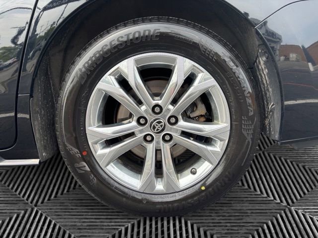 Used 2021 Toyota Sienna Platinum AWD/4WD image 30