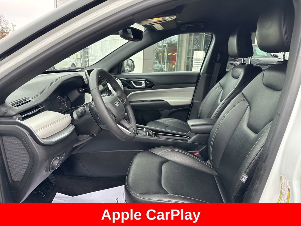 Used 2025 Jeep Compass Limited AWD/4WD image 13
