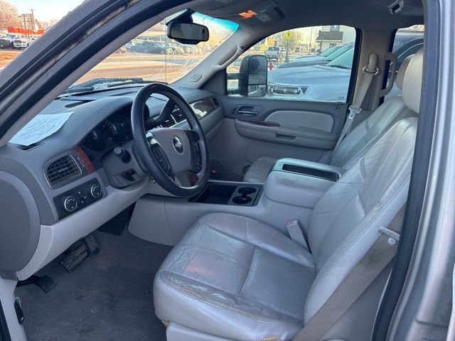 Used 2007 Chevrolet Silverado 1500 LTZ w/ EZ-Lift Tailgate Package AWD/4WD image 13