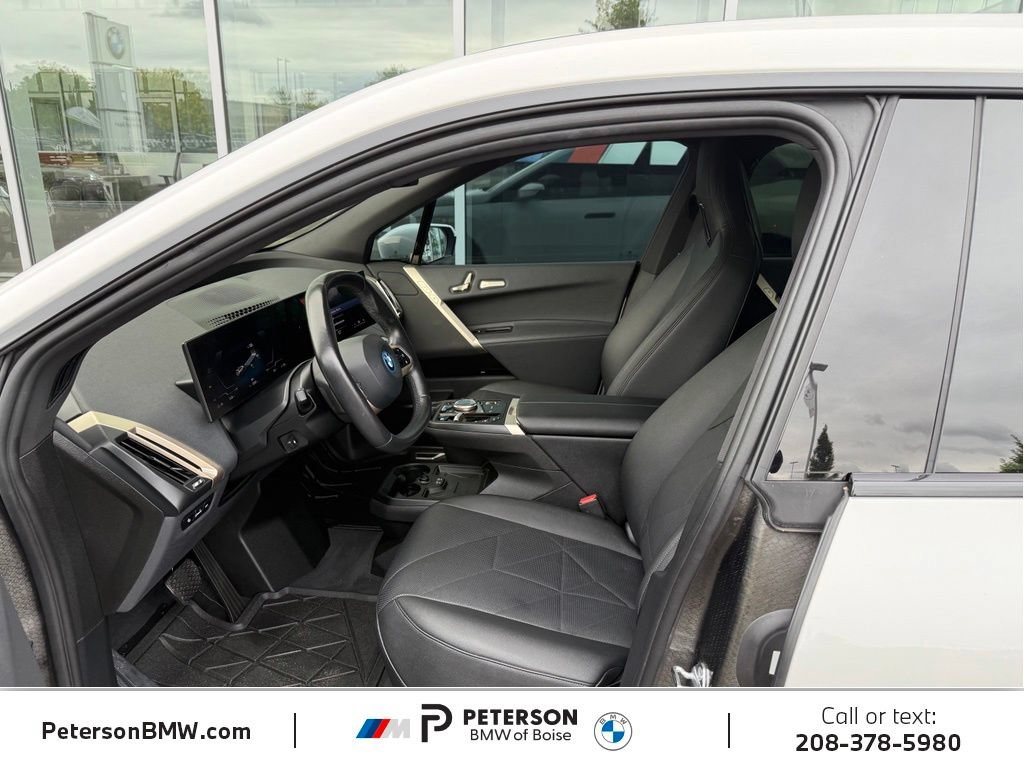 Used 2023 BMW iX xDrive50 w/ Sport Package AWD/4WD image 13