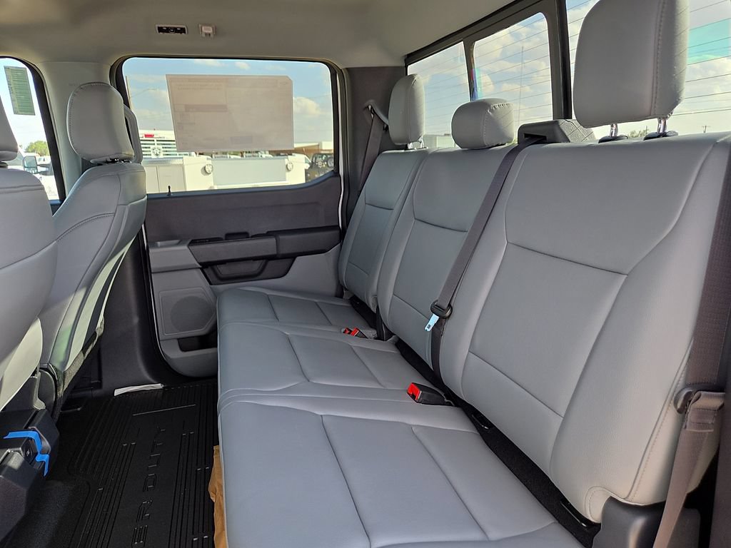 New 2026 Ford F350 XL w/ XL Chrome Package AWD/4WD image 18