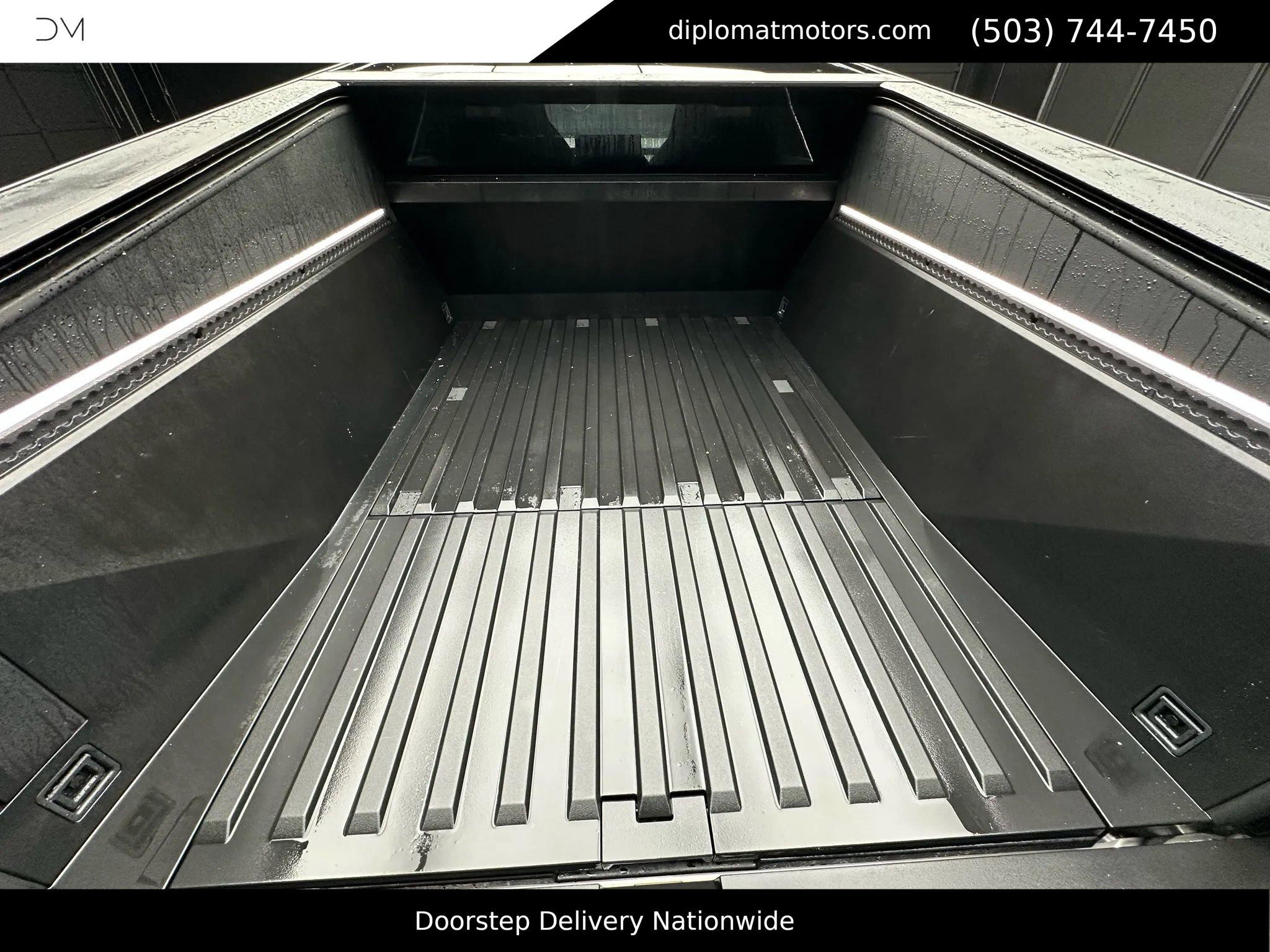 Used 2025 Tesla Cybertruck AWD Crew Cab image 42