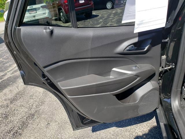 Used 2025 Chevrolet Trax RS w/ Driver Confidence Package FWD image 14