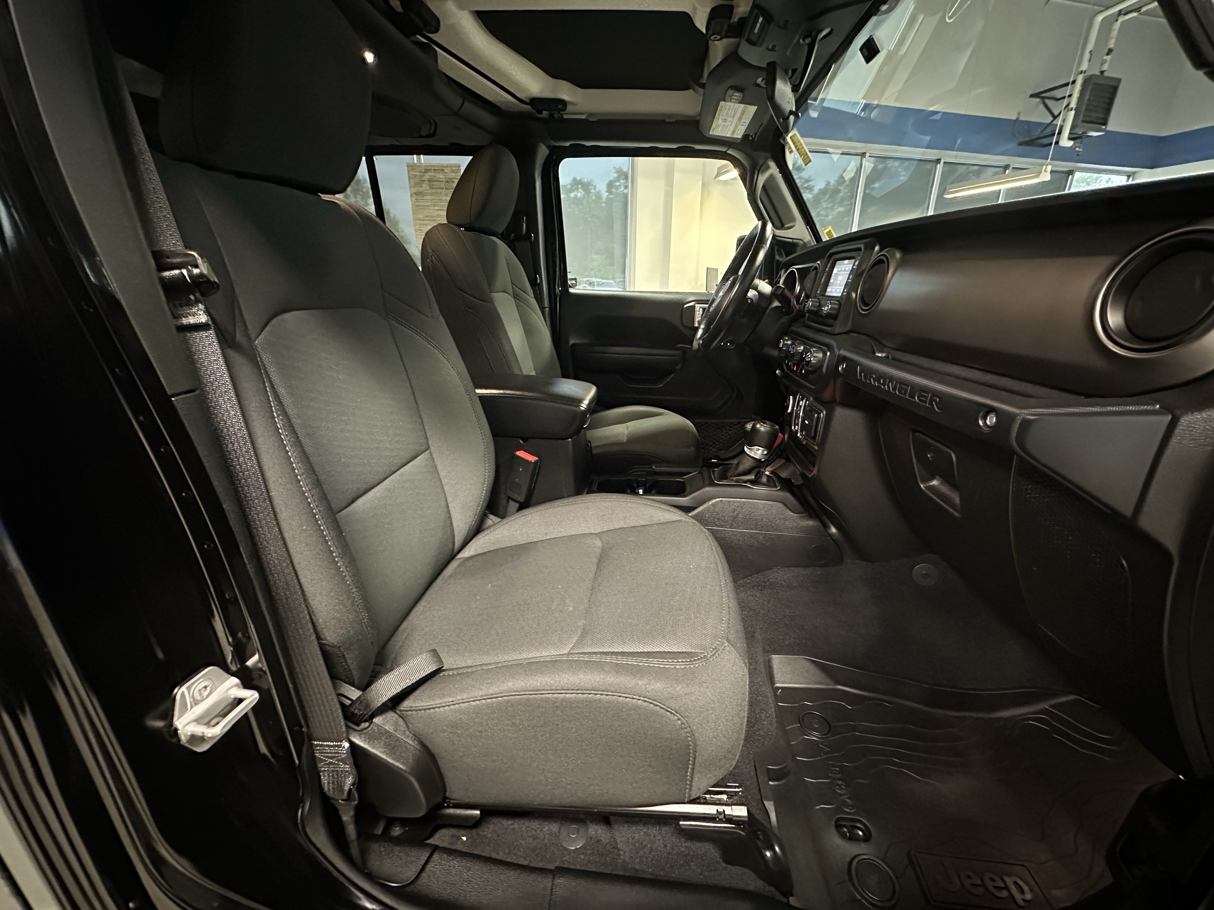 Used 2018 Jeep Wrangler Unlimited Sport S AWD/4WD image 22