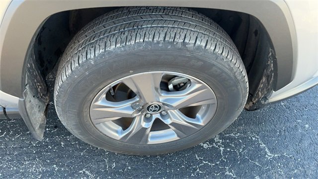 Used 2024 Toyota RAV4 XLE image 25