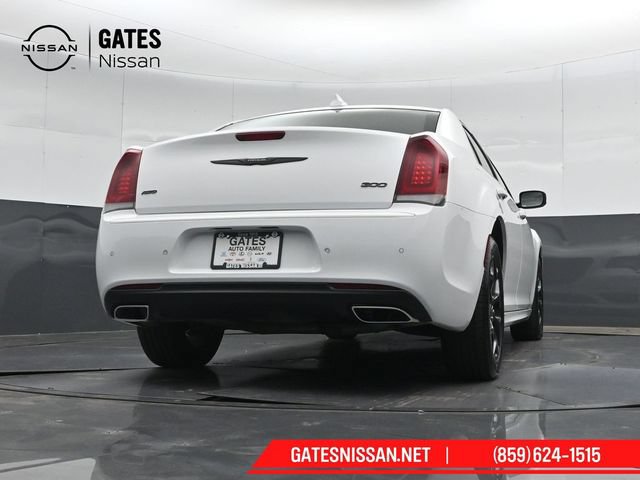 Used 2022 Chrysler 300 Touring L w/ Popular Equipment Group AWD/4WD image 38