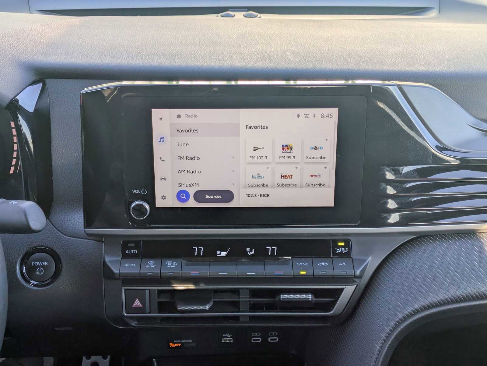 Used 2025 Toyota Camry SE image 28