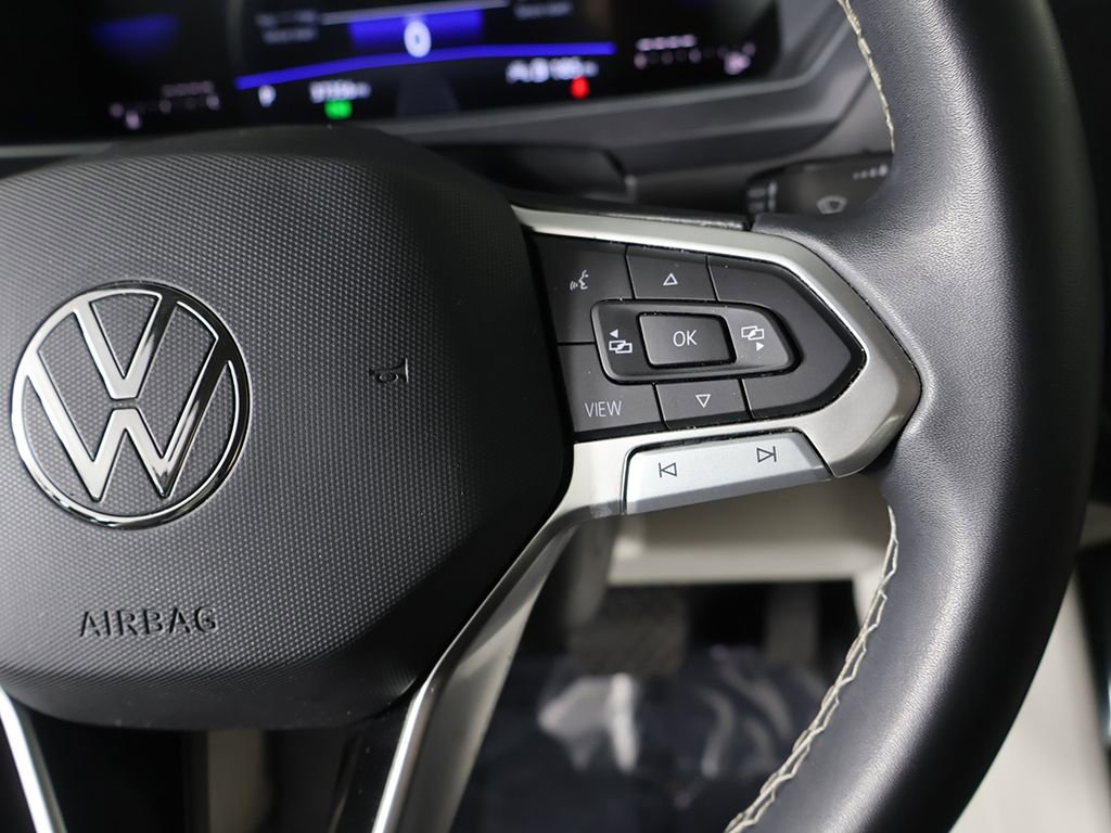 Used 2023 Volkswagen Tiguan SE image 42