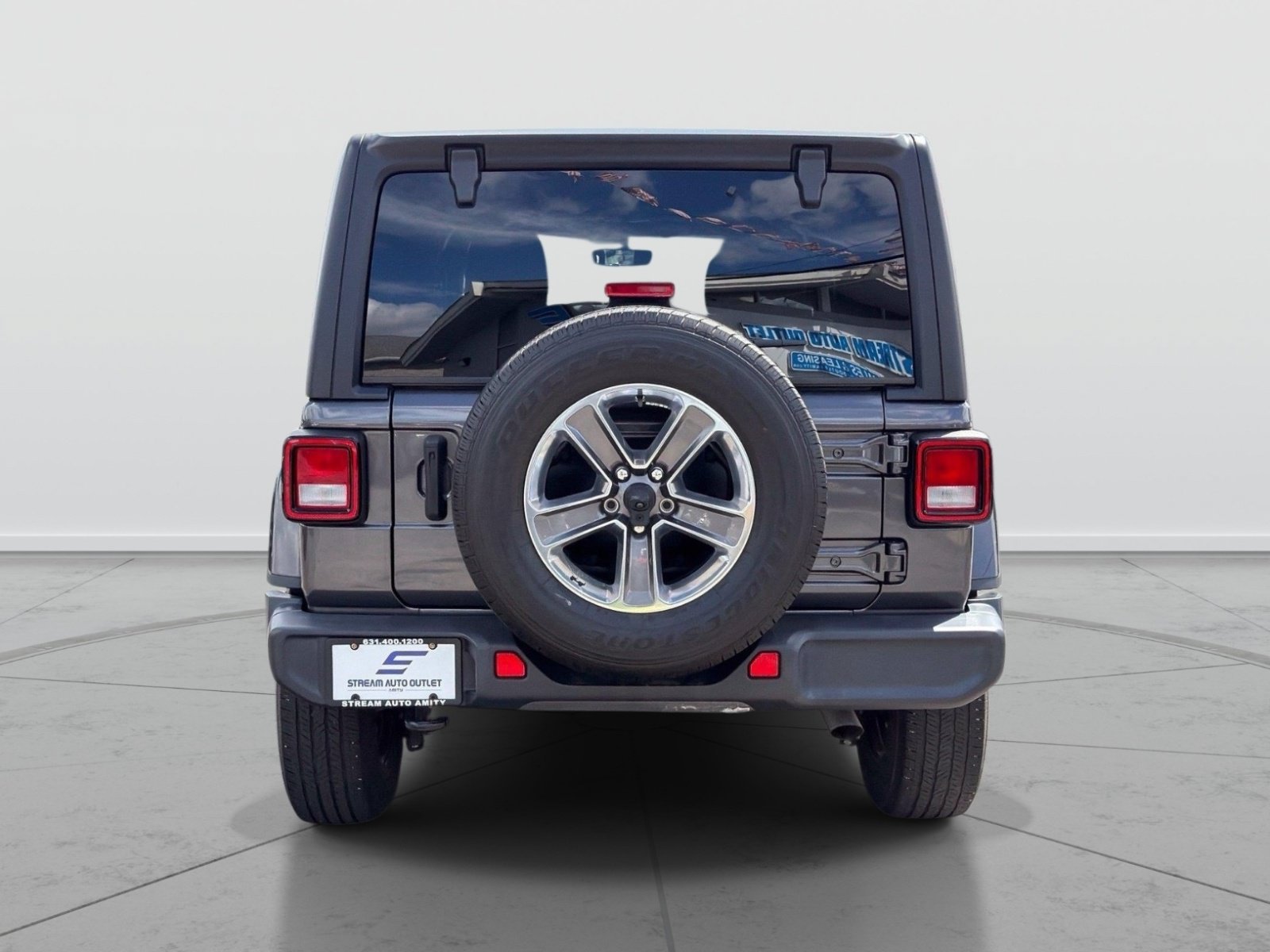 Used 2022 Jeep Wrangler Unlimited Sahara AWD/4WD image 7