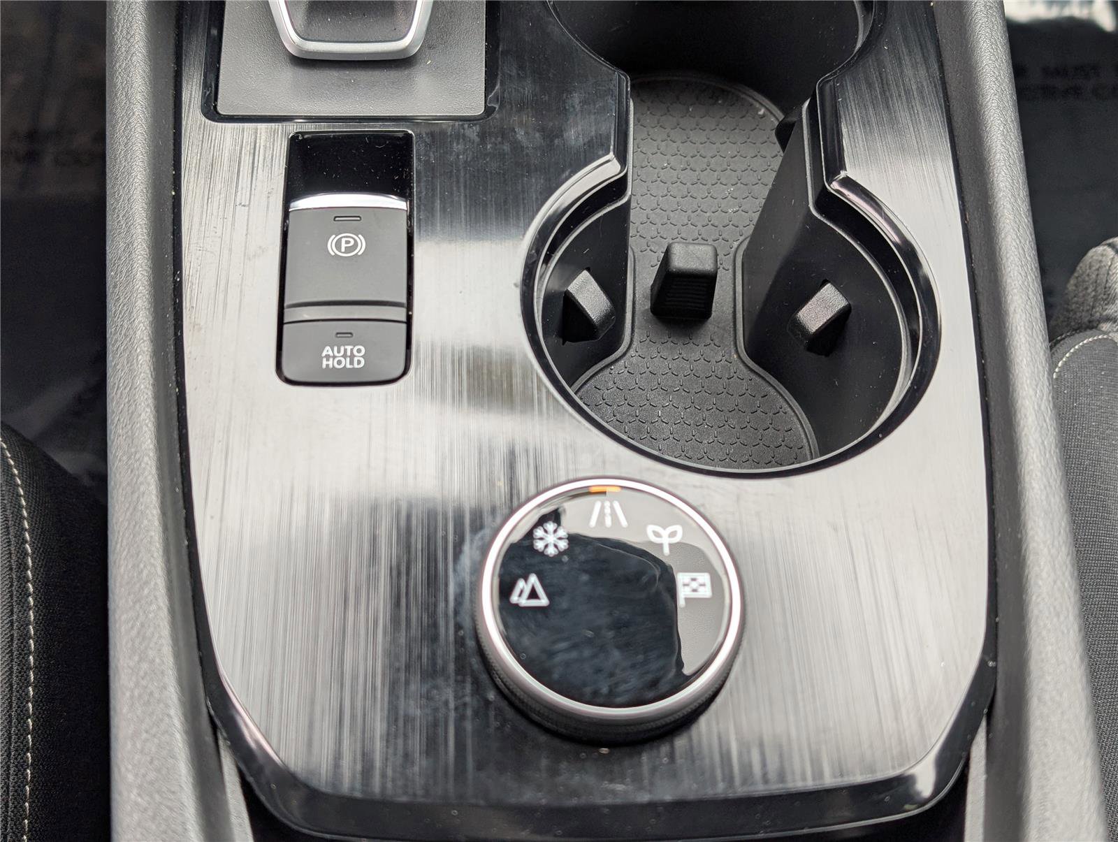 Used 2023 Nissan Rogue SV image 24