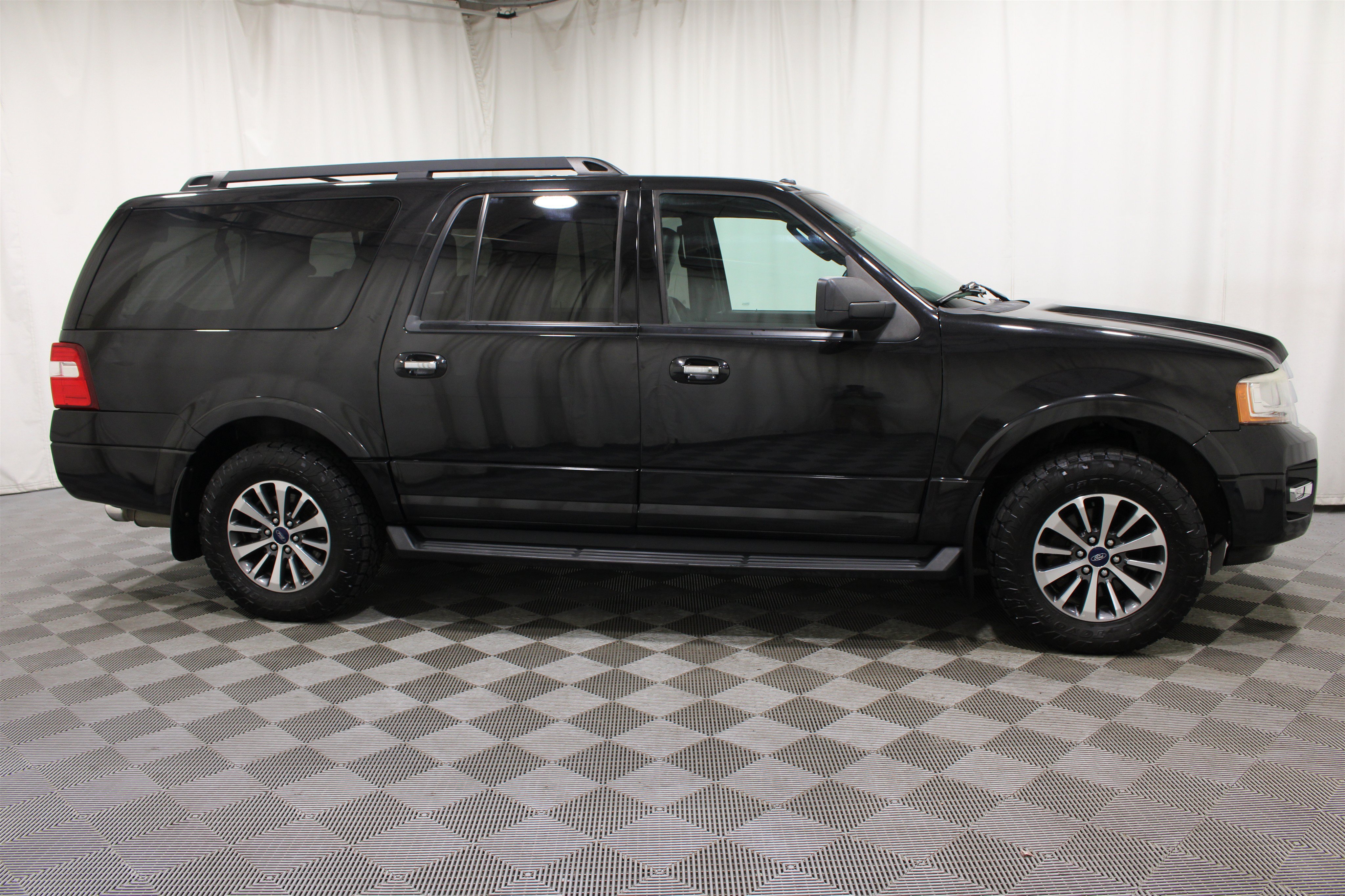 Used 2015 Ford Expedition EL XLT w/ Equipment Group 202A AWD/4WD image 30