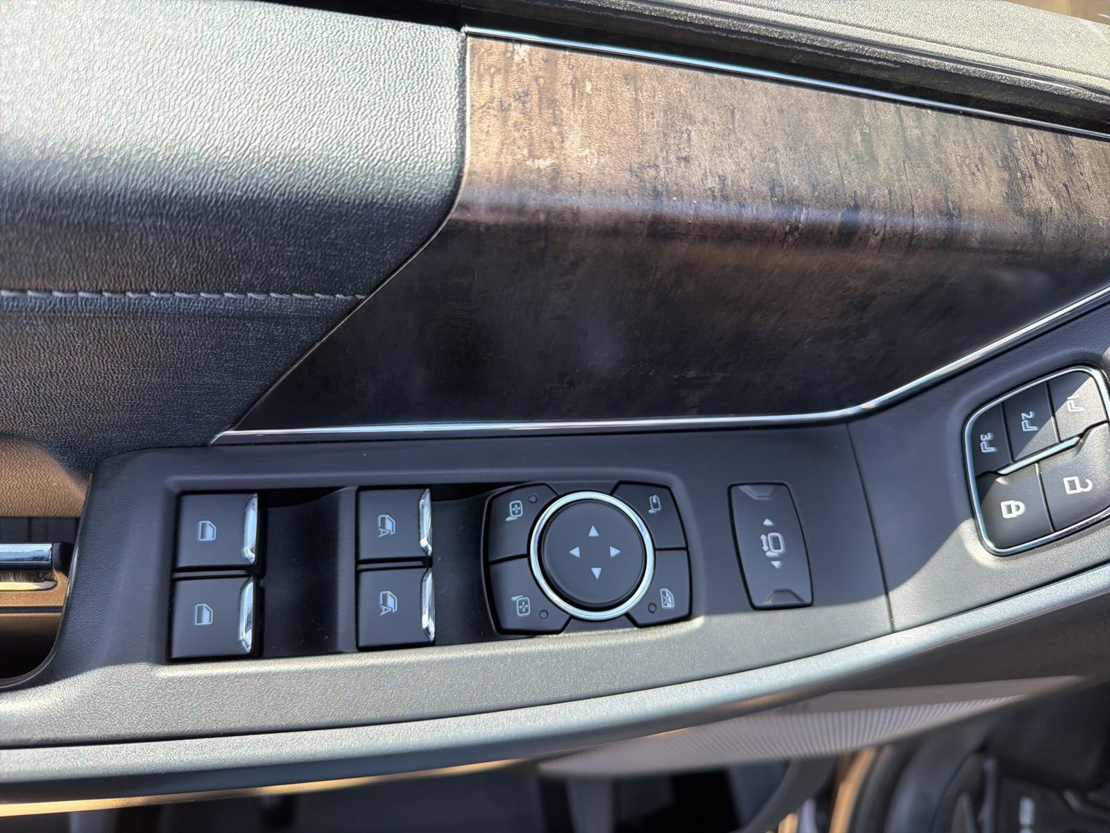 Used 2023 Ford F350 Lariat w/ Lariat Ultimate Package image 15