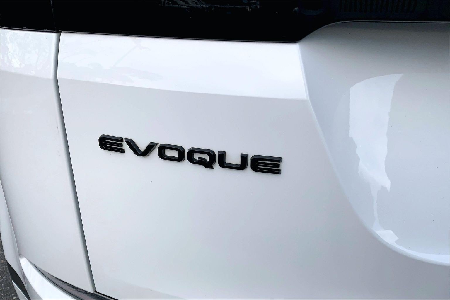 Used 2020 Land Rover Range Rover Evoque S AWD/4WD image 9