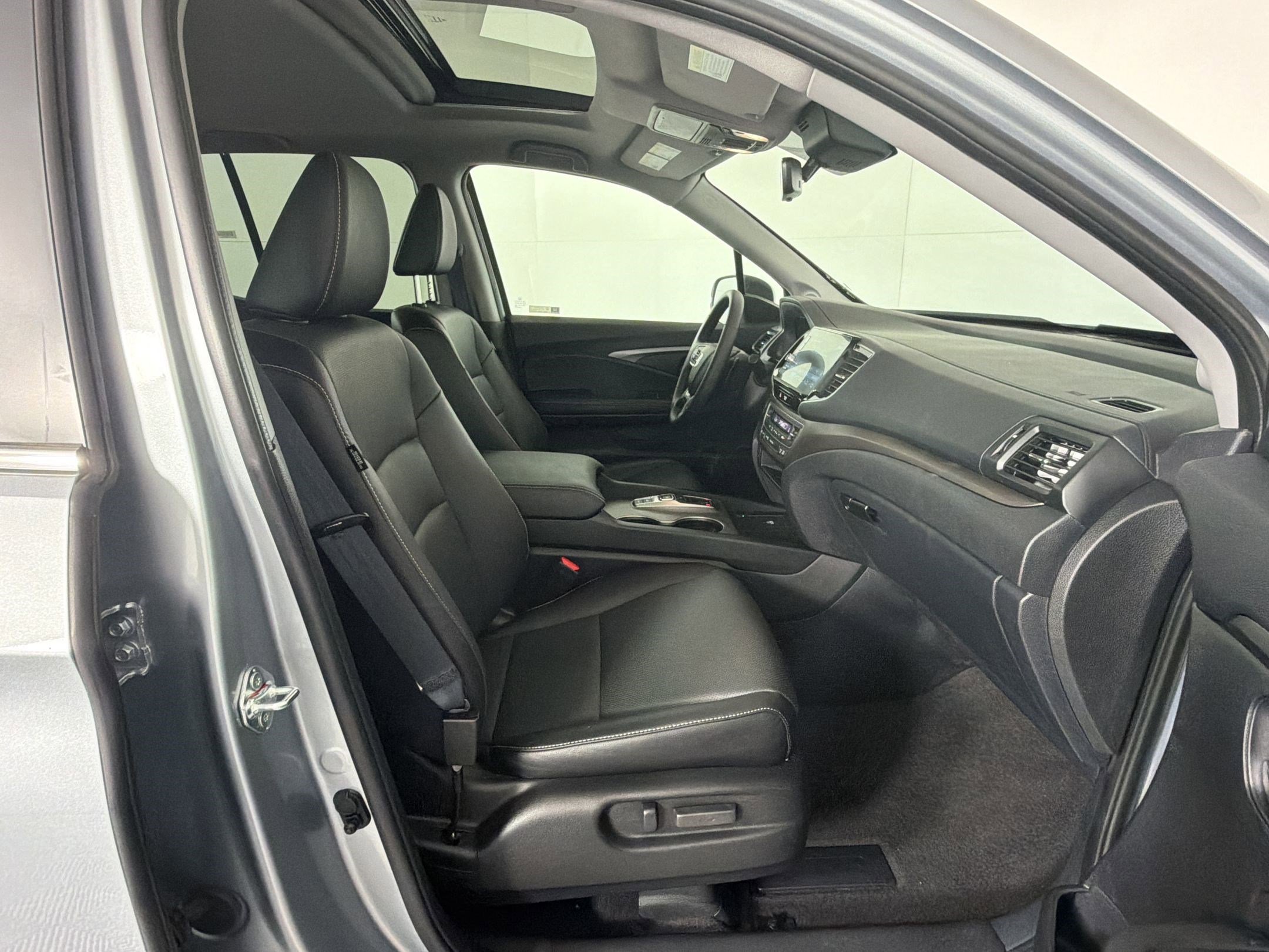 Certified 2025 Honda Ridgeline RTL image 30