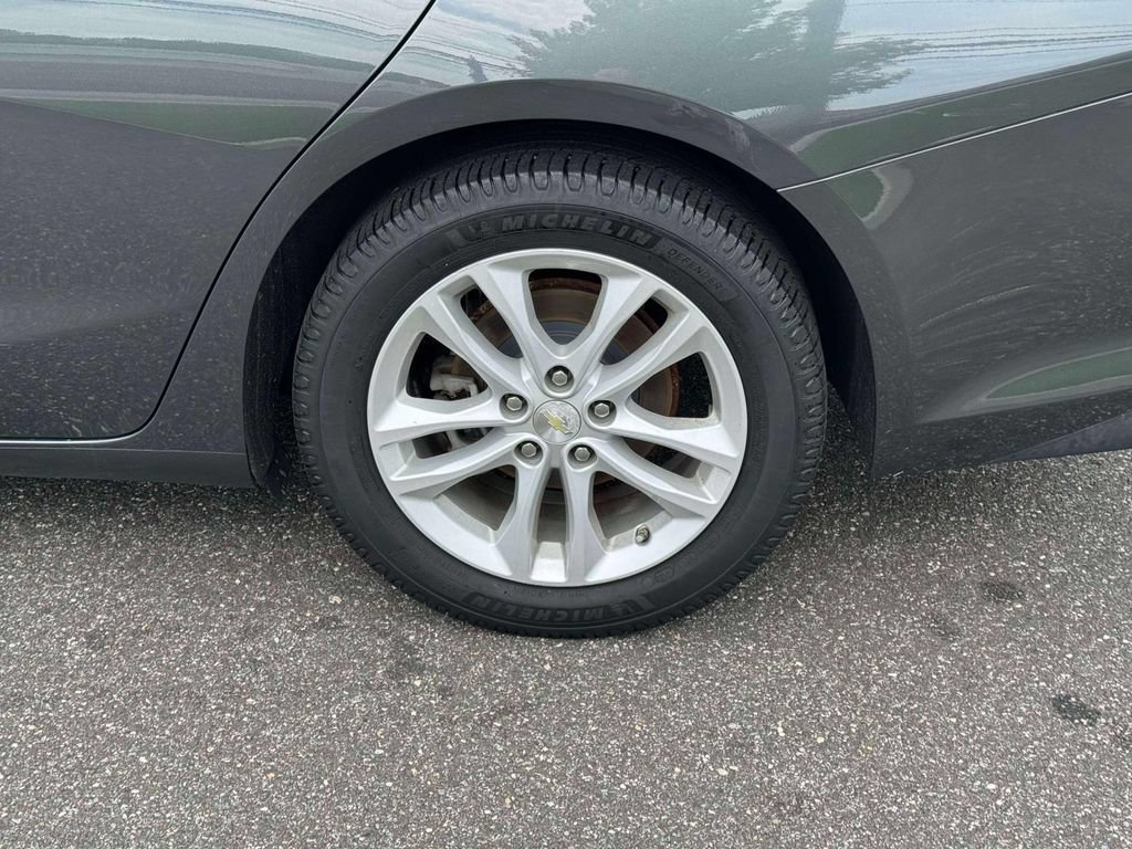 Used 2017 Chevrolet Malibu Hybrid FWD image 12