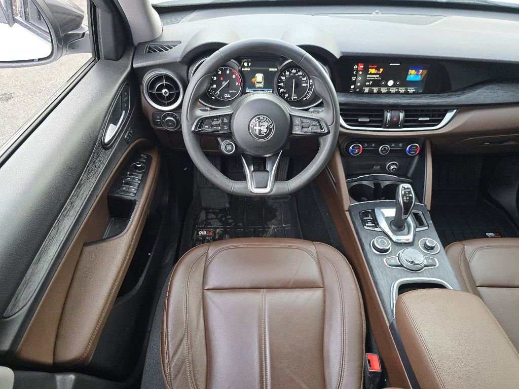 Used 2020 Alfa Romeo Stelvio w/ Nero Edizione image 20