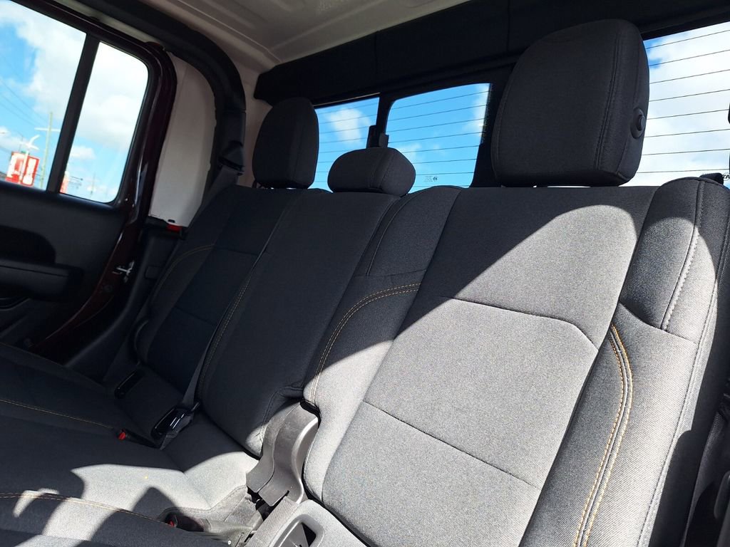 Used 2024 Jeep Gladiator Sport image 21