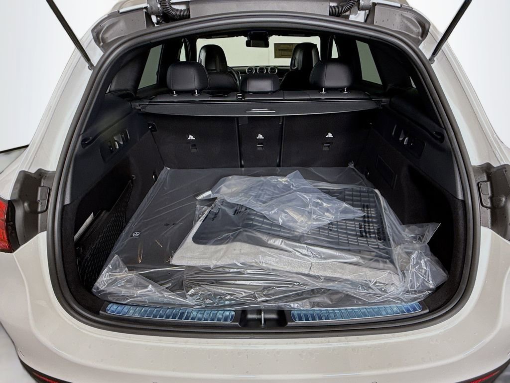 Used 2026 Mercedes-Benz GLC 300 4MATIC image 27