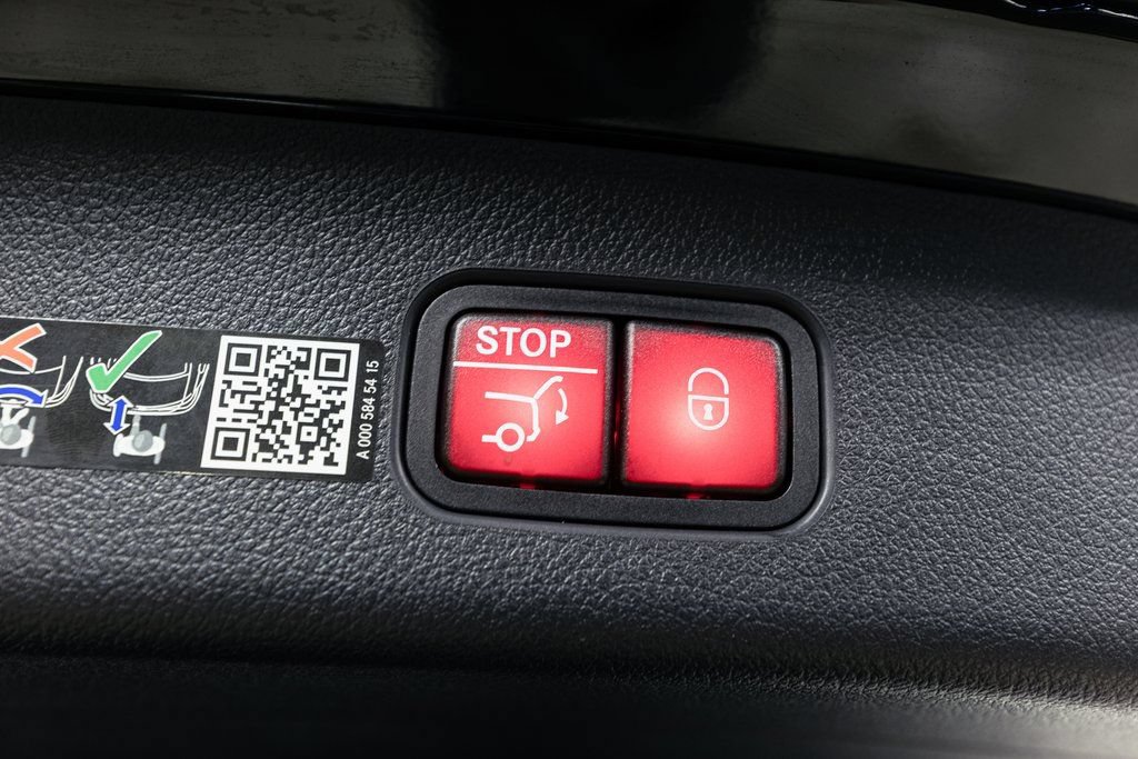 Used 2026 Mercedes-Benz GLC 300 4MATIC image 24