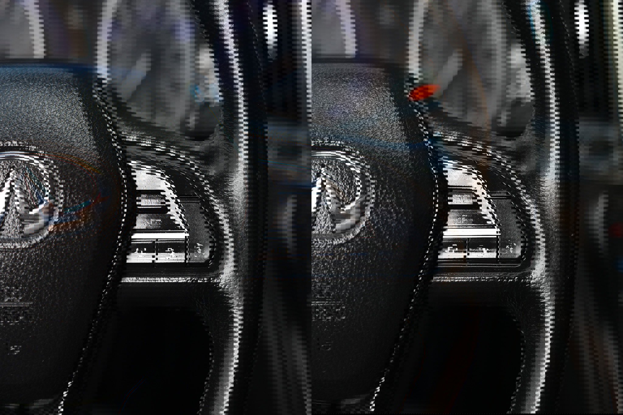 Used 2018 INFINITI Q60 3.0t Luxe w/ Cargo Package image 34