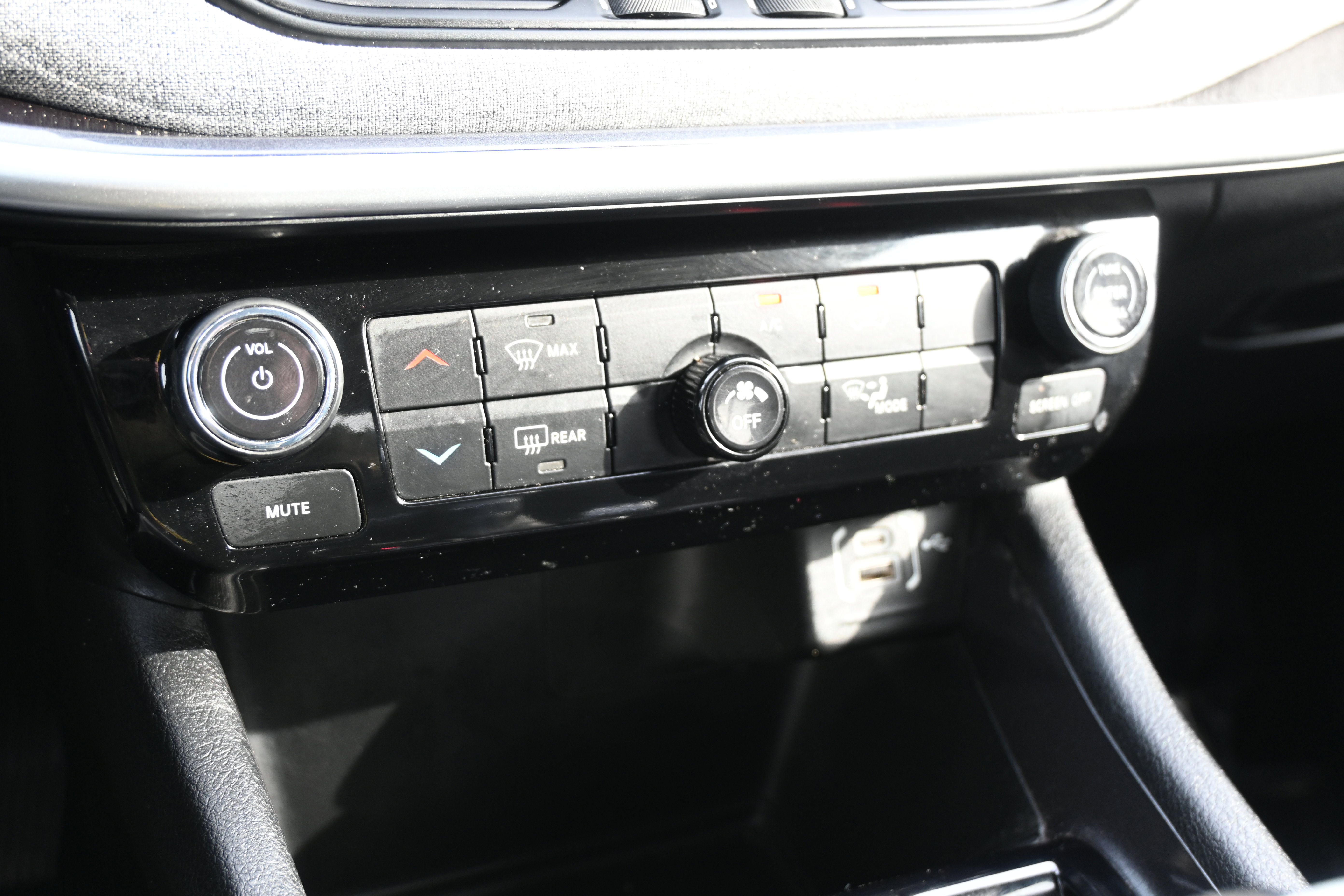 Used 2022 Jeep Compass Latitude image 27