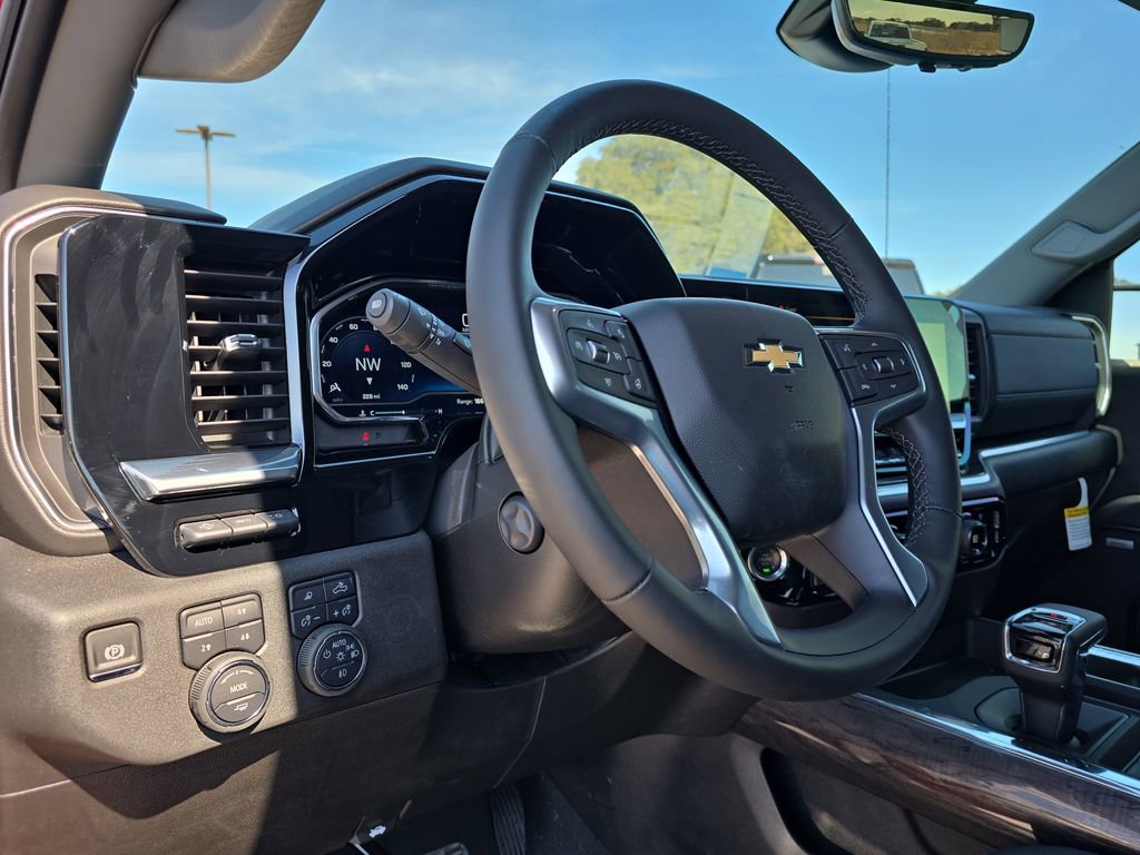 New 2025 Chevrolet Silverado 1500 LTZ w/ LTZ Premium Package AWD/4WD image 14