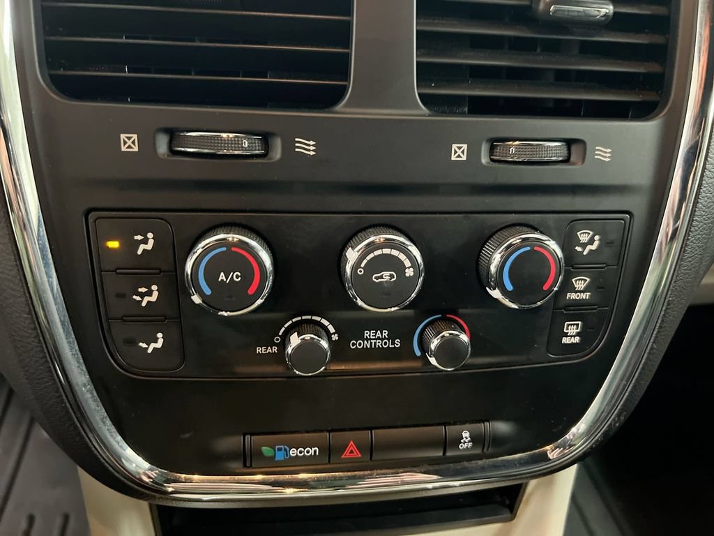 Used 2017 Dodge Grand Caravan SXT FWD image 16